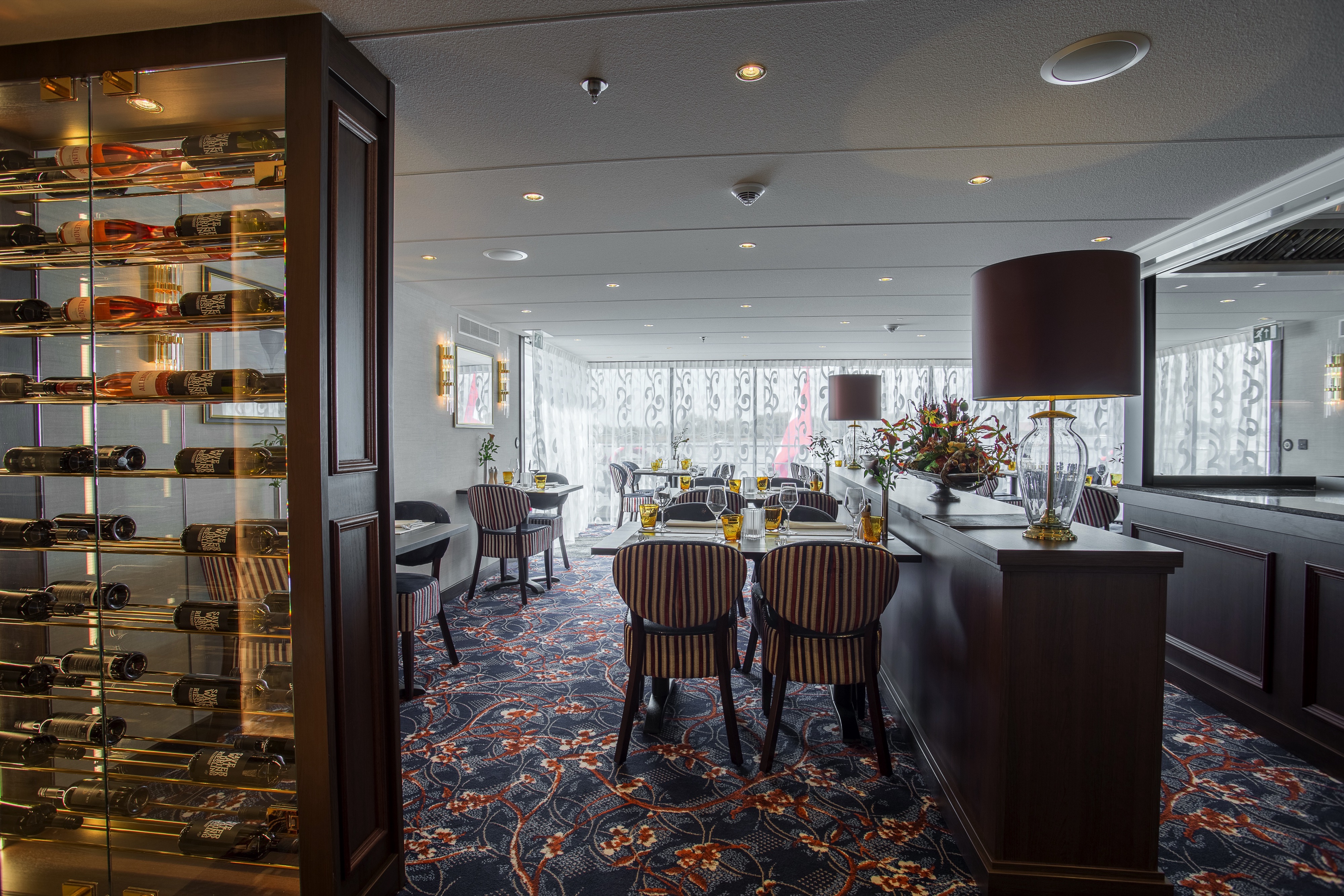 MS Oscar Wilde - Bistro Restaurant